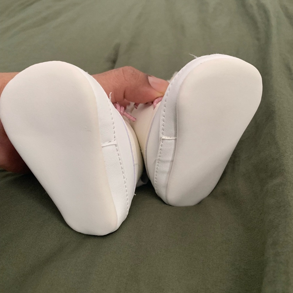 Cozy White and Pink Newborn baby Boots - Picture 3 of 3